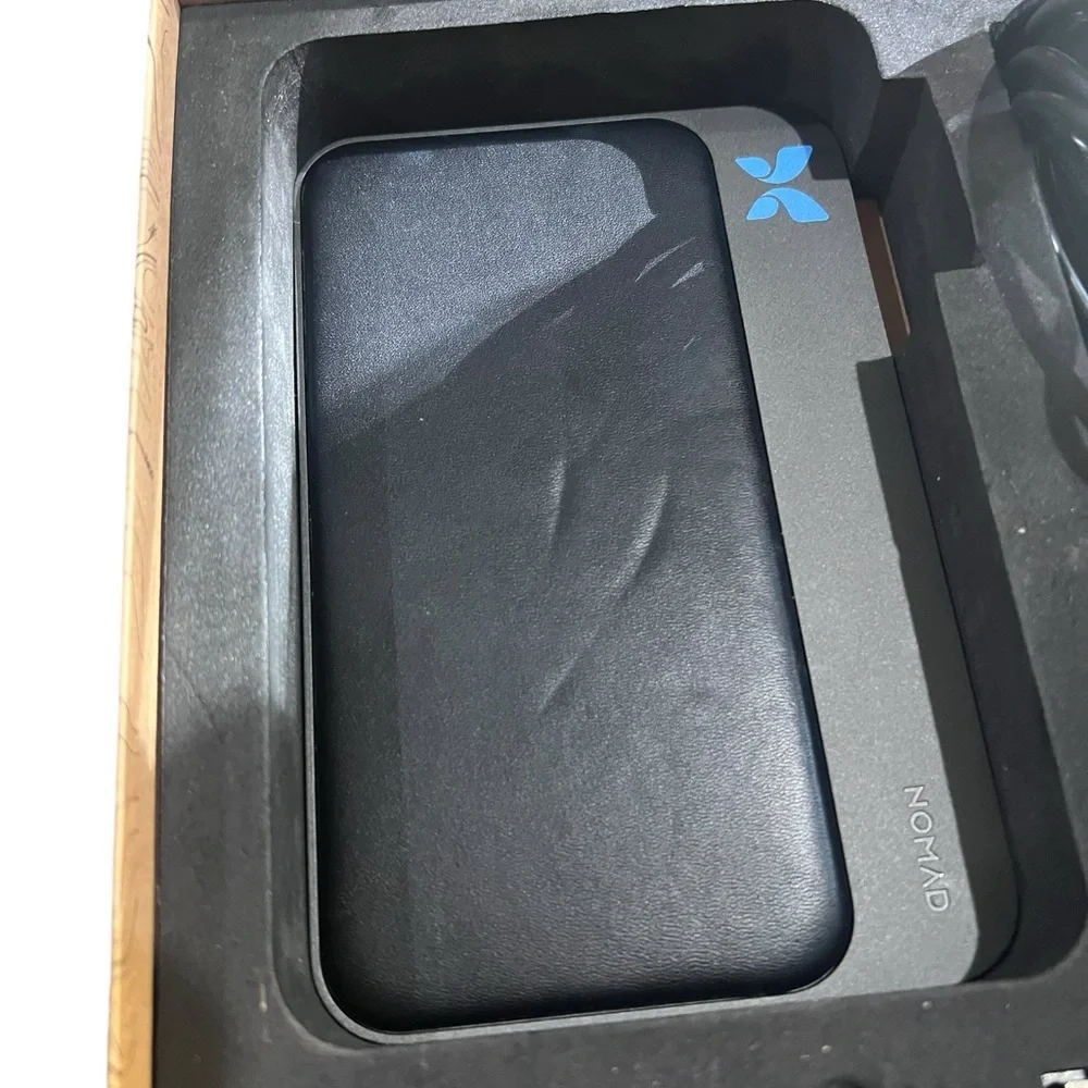 Nomad Base Station Wireless Charging Dock